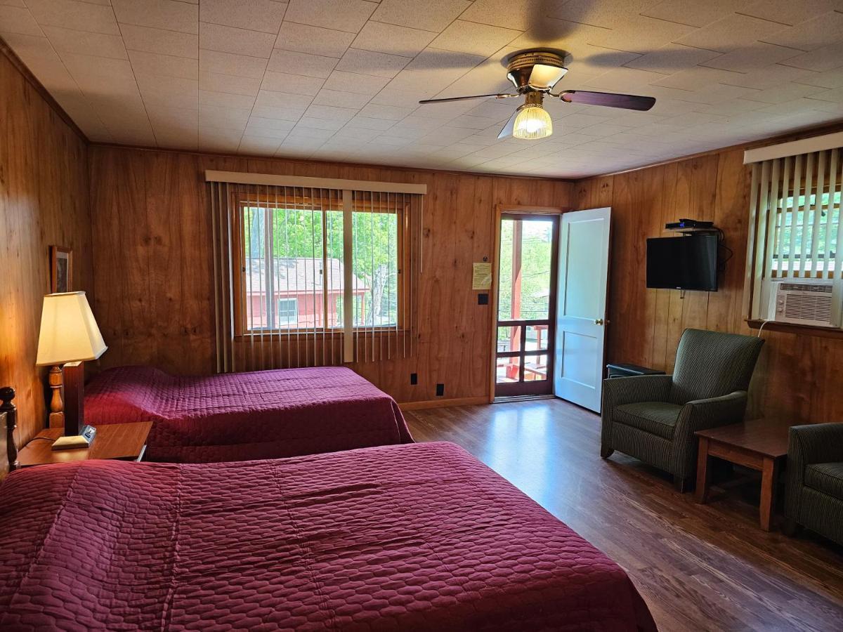 The Gold Eagle Villa Lake George Bagian luar foto