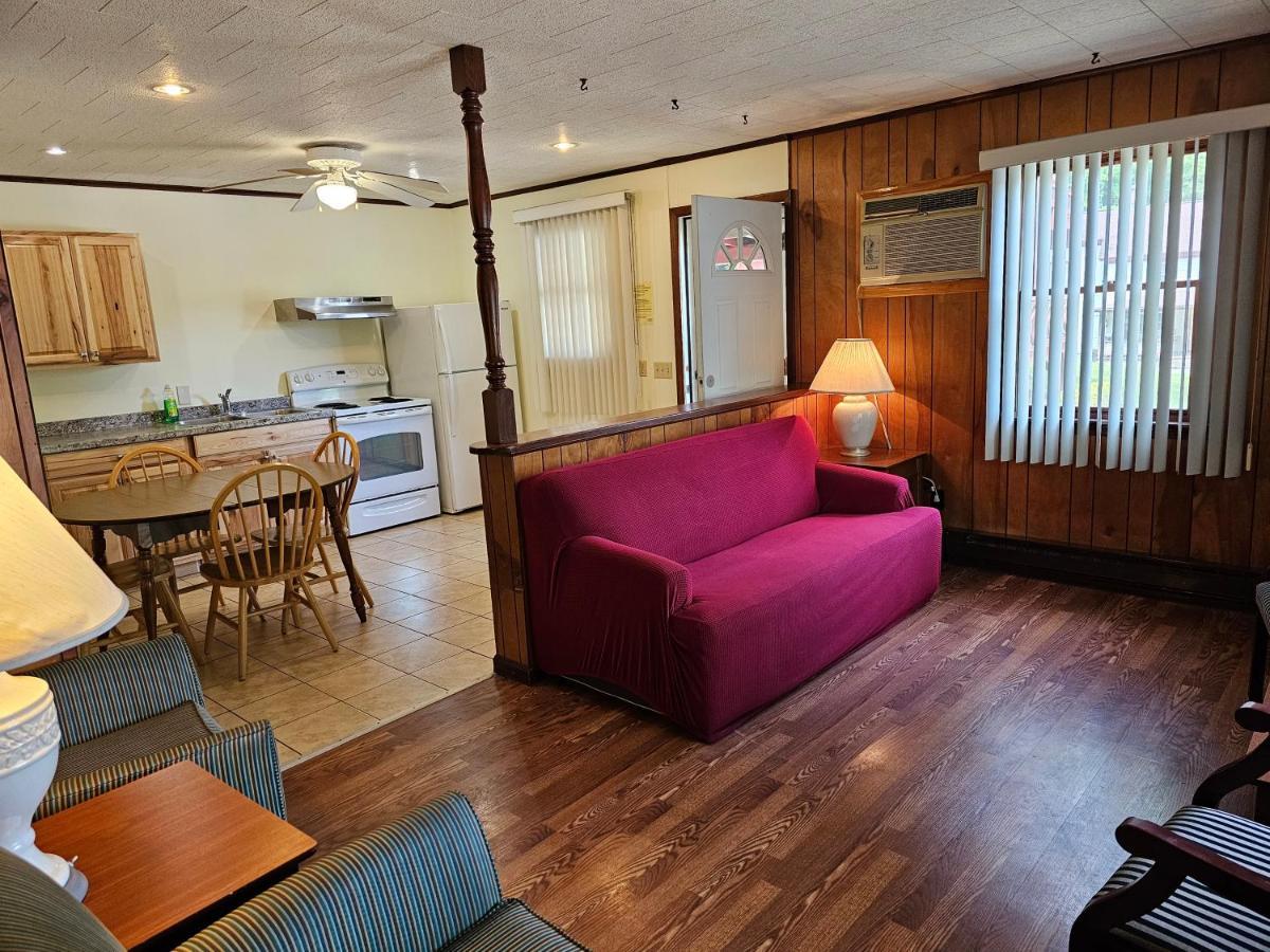 The Gold Eagle Villa Lake George Bagian luar foto